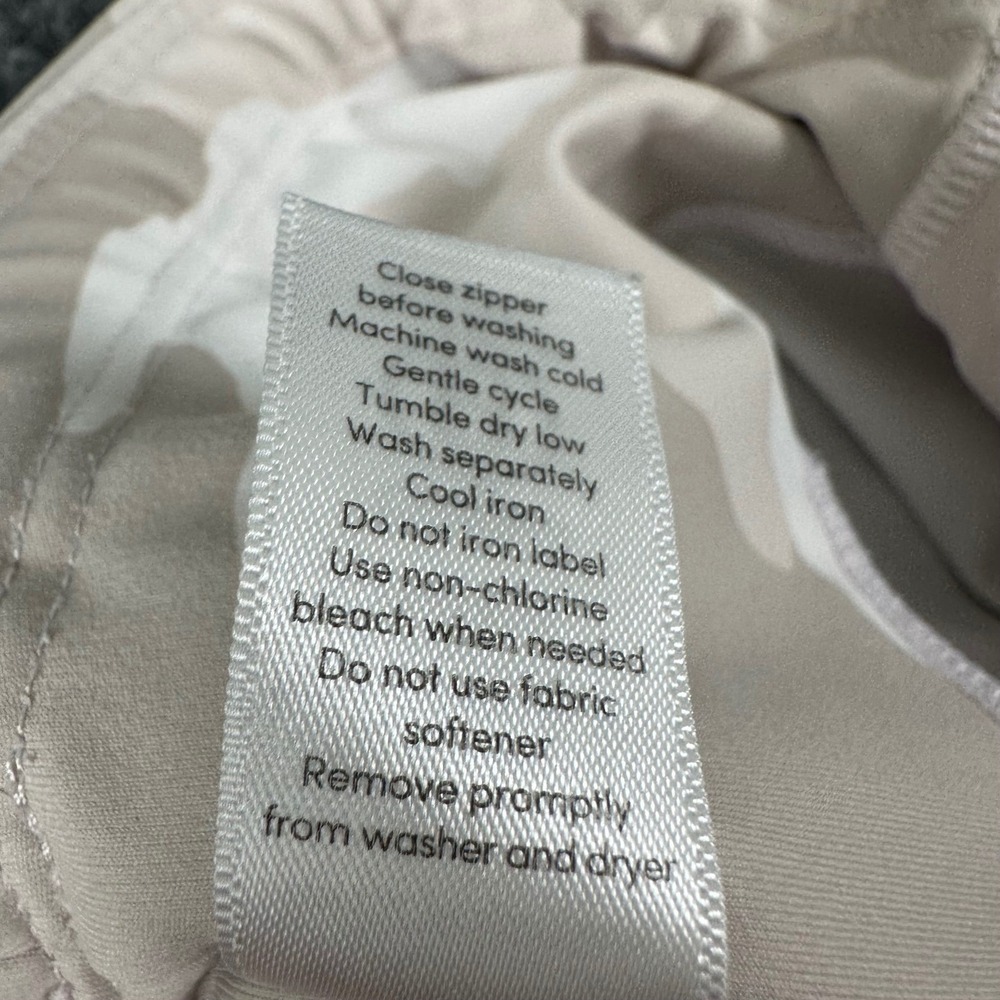 Athleta Camo Contender 7/8 Powerlift Leggings Womens Small White Tan‎ Pockets - Picture 6 of 11